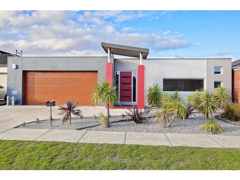 7 Aston Glade, Cranbourne East VIC 3977