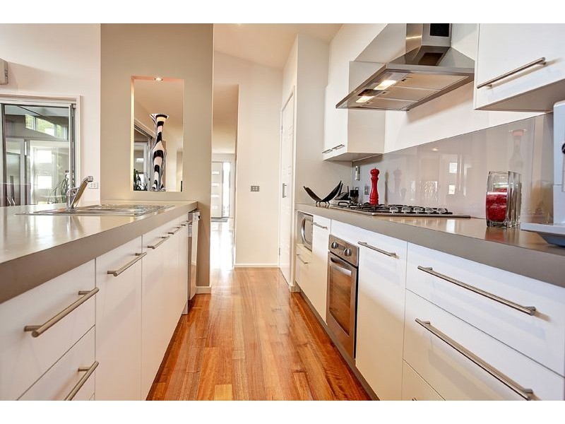 7 Aston Glade, Cranbourne East VIC 3977