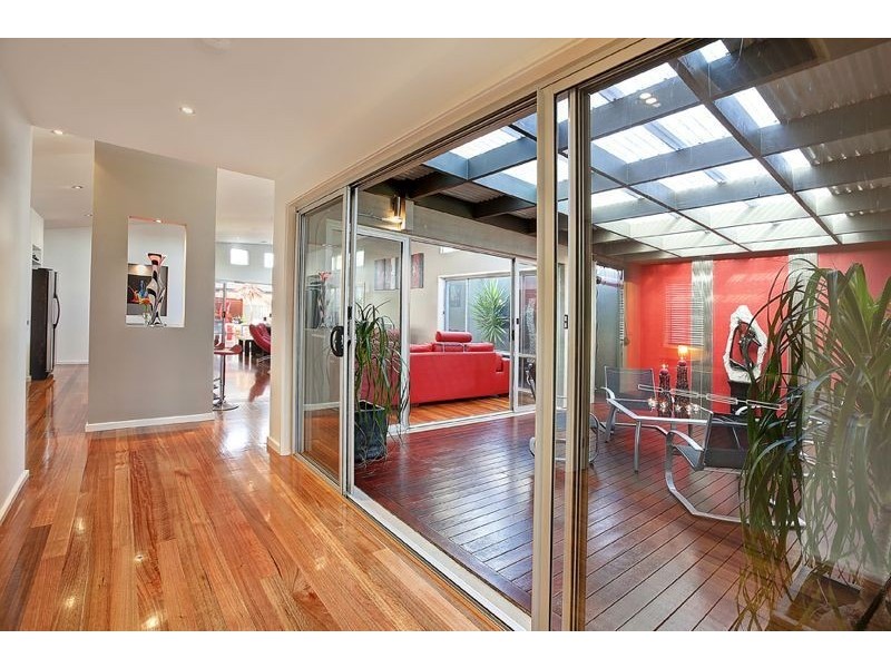 7 Aston Glade, Cranbourne East VIC 3977