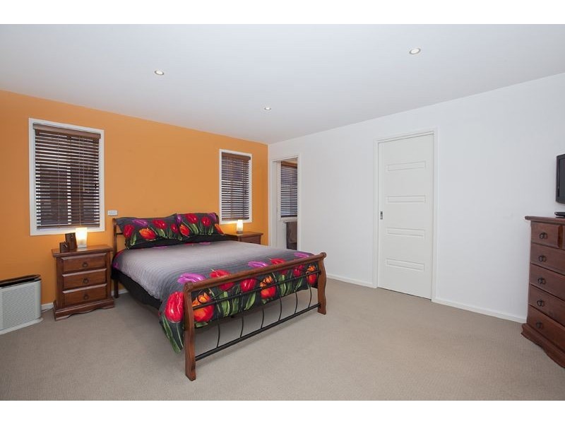 7 Aston Glade, Cranbourne East VIC 3977