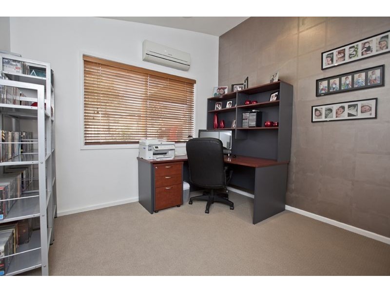 7 Aston Glade, Cranbourne East VIC 3977