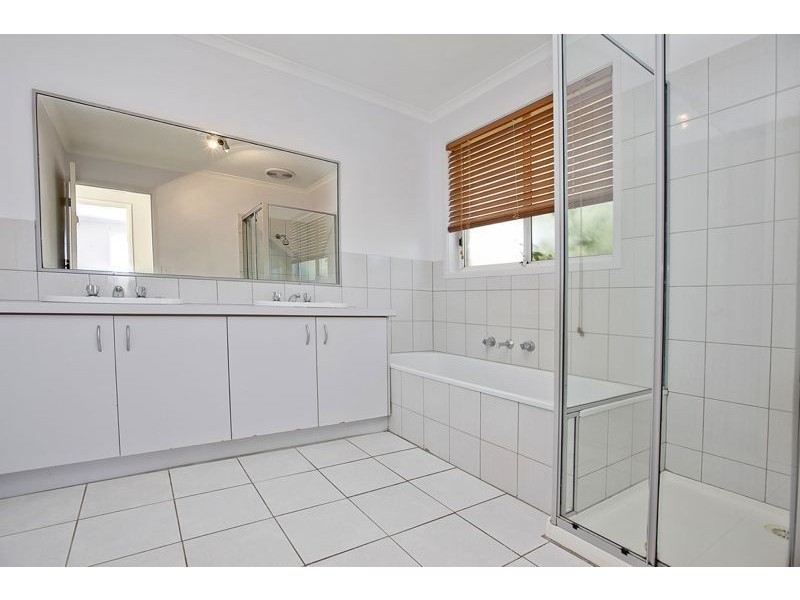 19 Elda Court, Cranbourne North VIC 3977