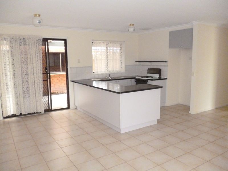 1/17 Rachel Drive, Cranbourne North VIC 3977