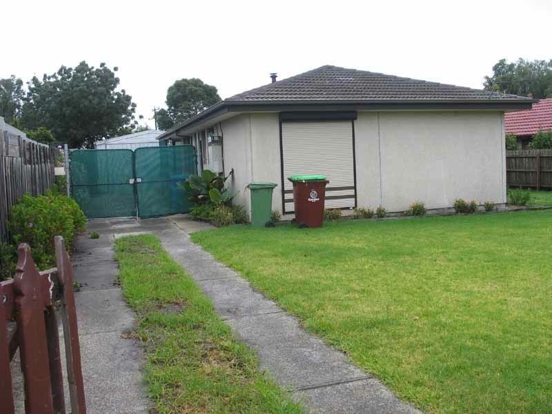 1 Fairbairn Road, Cranbourne VIC 3977