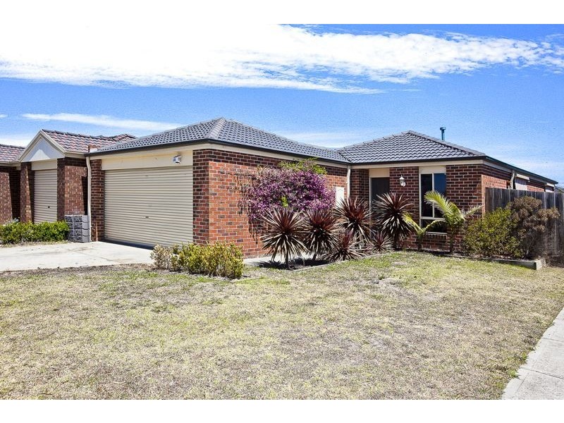 7 Calais Circuit, Cranbourne West VIC 3977