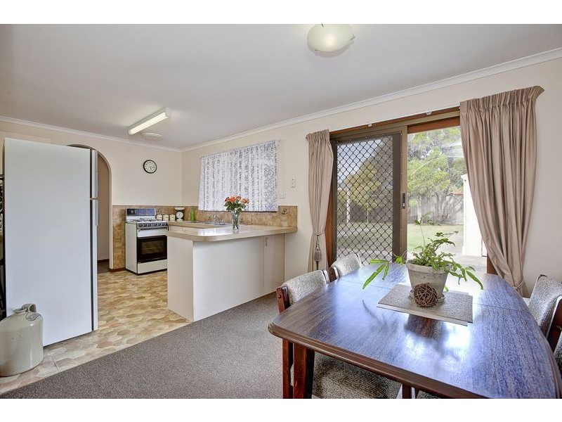 36 Lansell Drive, Cranbourne North VIC 3977