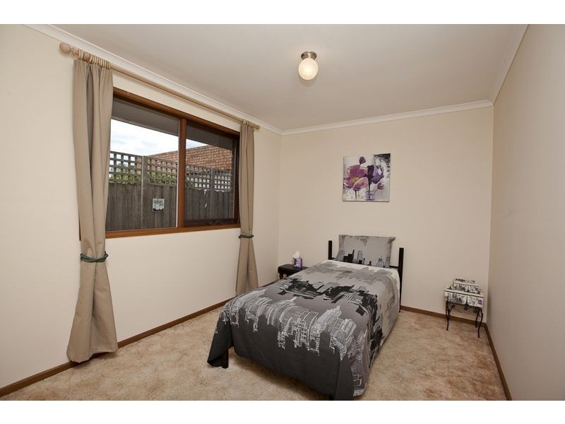 36 Lansell Drive, Cranbourne North VIC 3977
