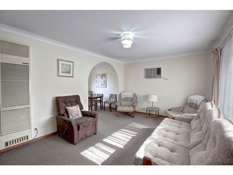 36 Lansell Drive, Cranbourne North VIC 3977