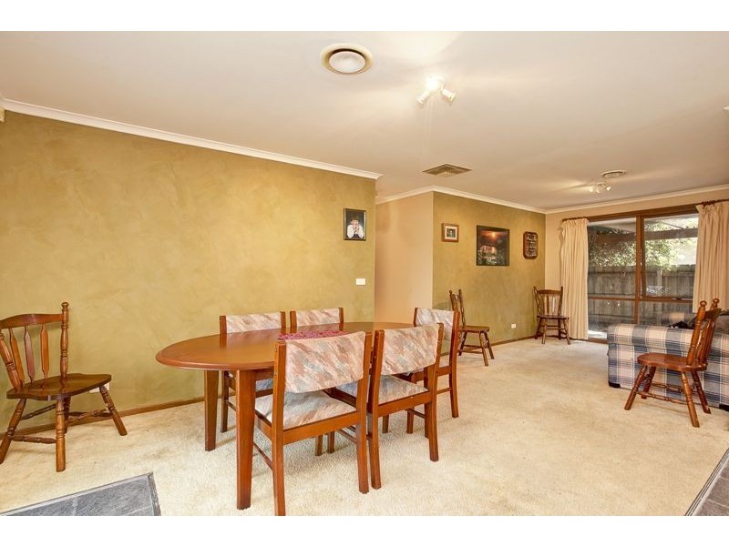 43 Navarre Drive, Cranbourne West VIC 3977