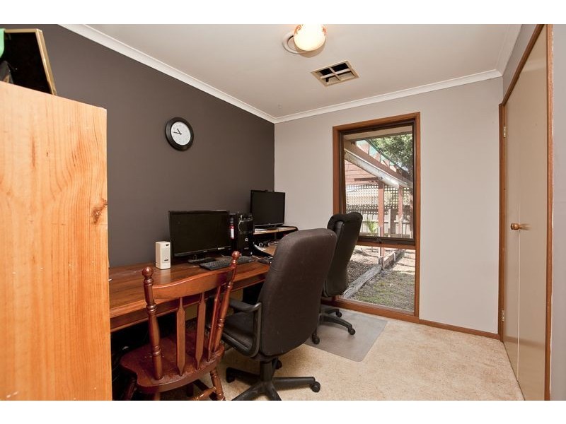 43 Navarre Drive, Cranbourne West VIC 3977