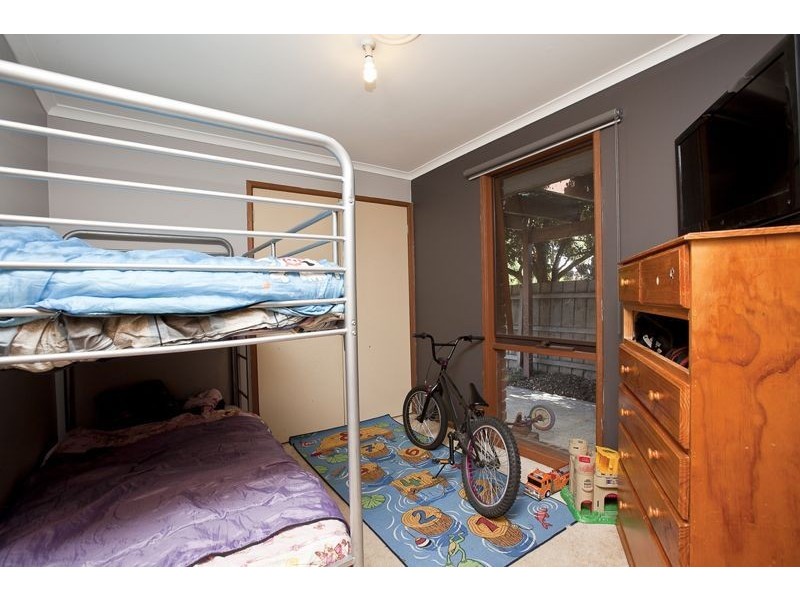 43 Navarre Drive, Cranbourne West VIC 3977