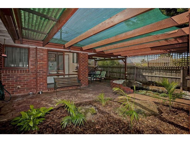 43 Navarre Drive, Cranbourne West VIC 3977