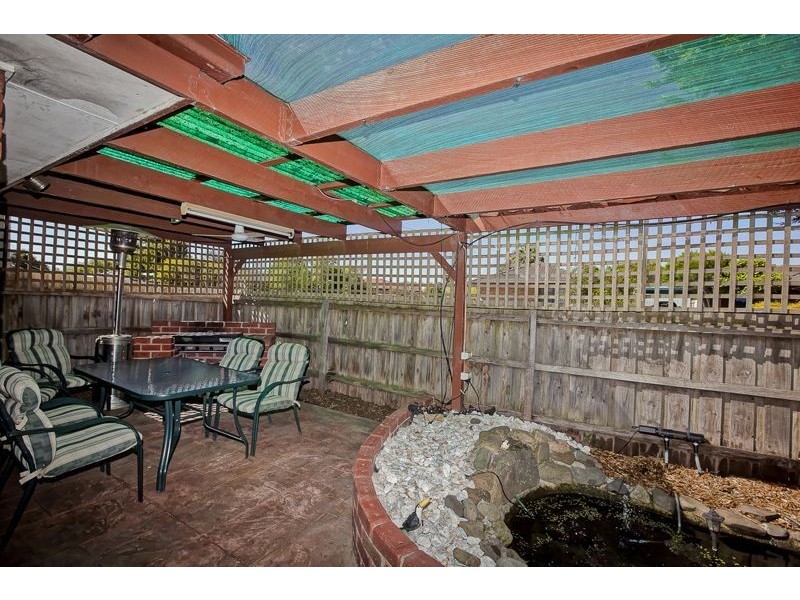 43 Navarre Drive, Cranbourne West VIC 3977