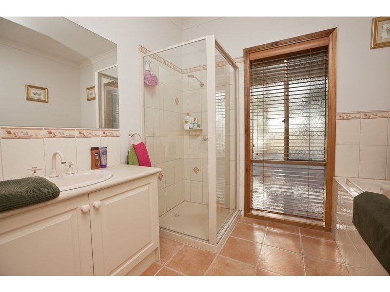 38 Mayfield Road, Cranbourne East VIC 3977