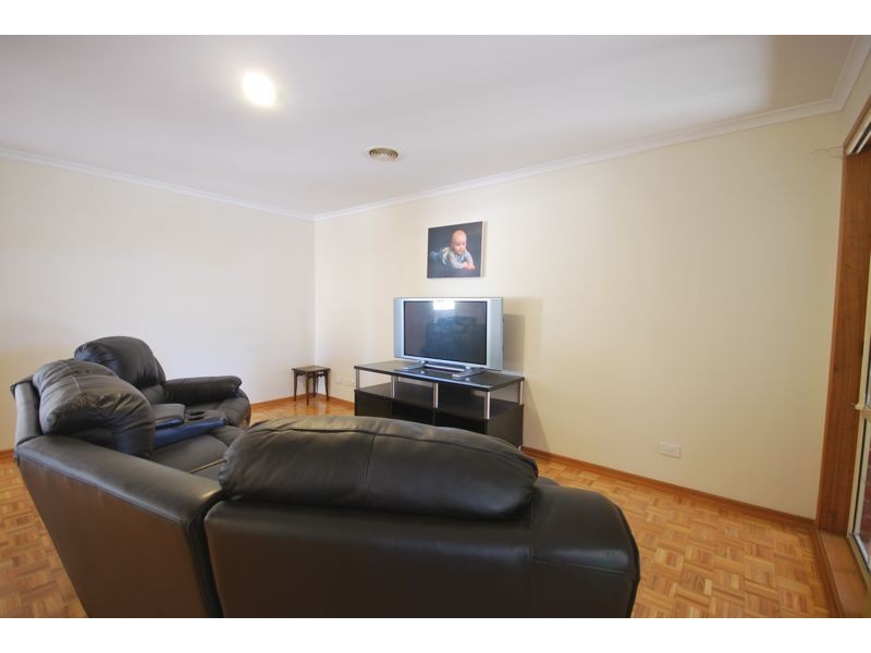 10 Talara Court, Cranbourne VIC 3977