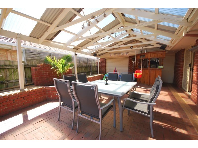 10 Talara Court, Cranbourne VIC 3977