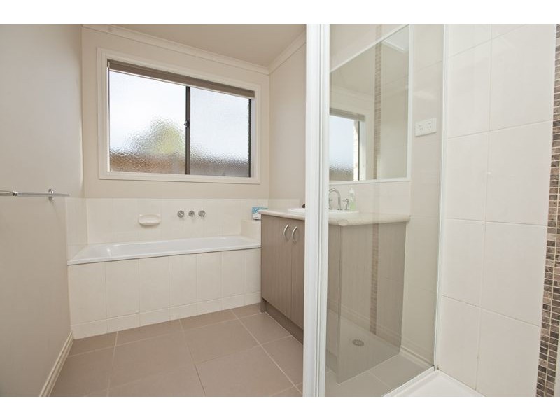 1 Pallyang Lane, Cranbourne East VIC 3977