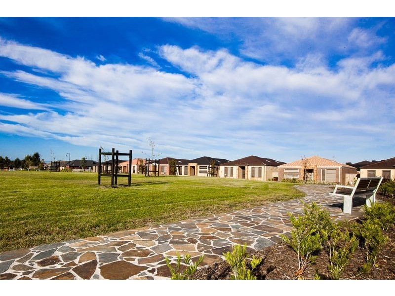 1 Pallyang Lane, Cranbourne East VIC 3977