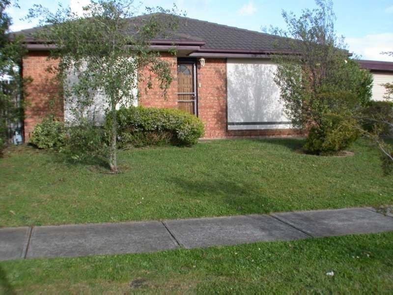 30 Josephine Avenue, Cranbourne North VIC 3977