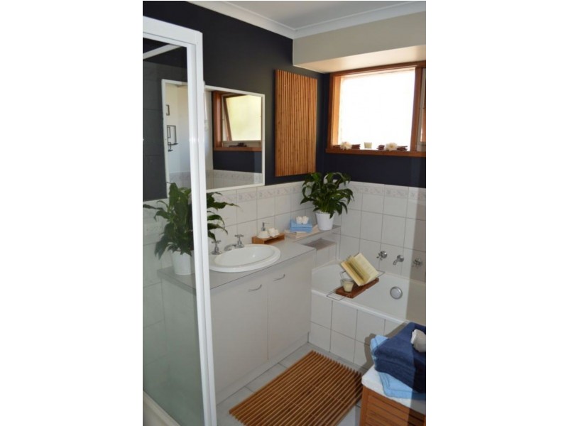 90 Courtenay Avenue, Cranbourne North VIC 3977