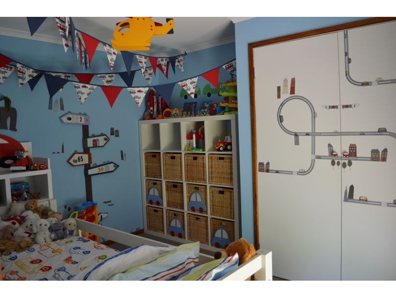 90 Courtenay Avenue, Cranbourne North VIC 3977