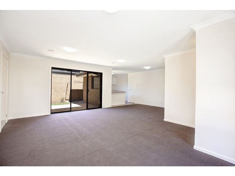 1/8 William Street, Cranbourne VIC 3977