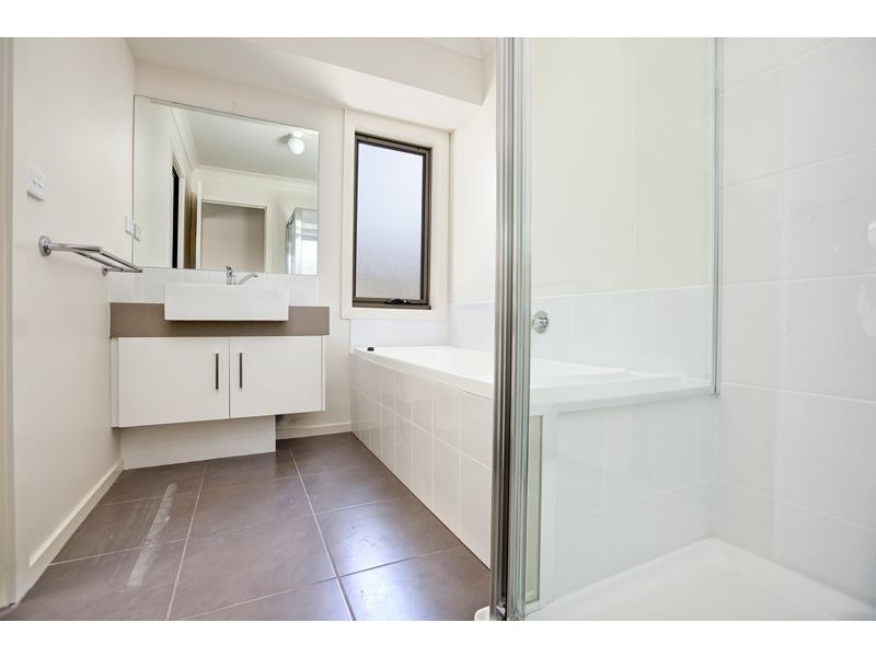 1/8 William Street, Cranbourne VIC 3977