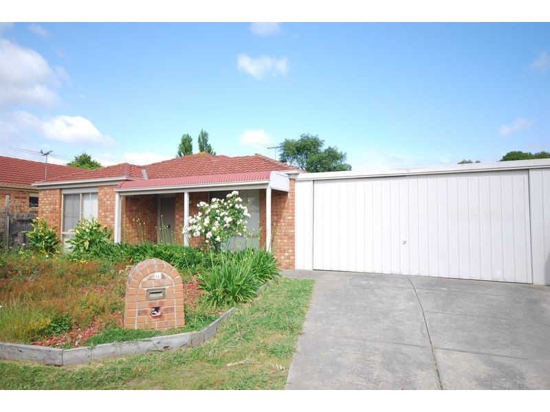 12 Reginald Court, Cranbourne West VIC 3977