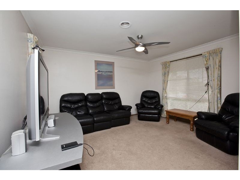 12 Reginald Court, Cranbourne West VIC 3977