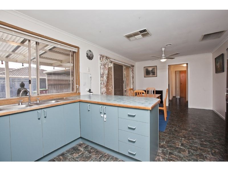 12 Reginald Court, Cranbourne West VIC 3977