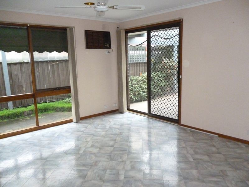 59 Lamont Crescent, Cranbourne VIC 3977