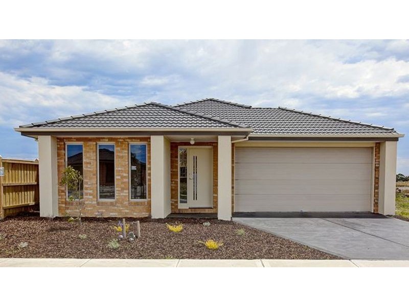 11 Hemingway Grove, Cranbourne VIC 3977