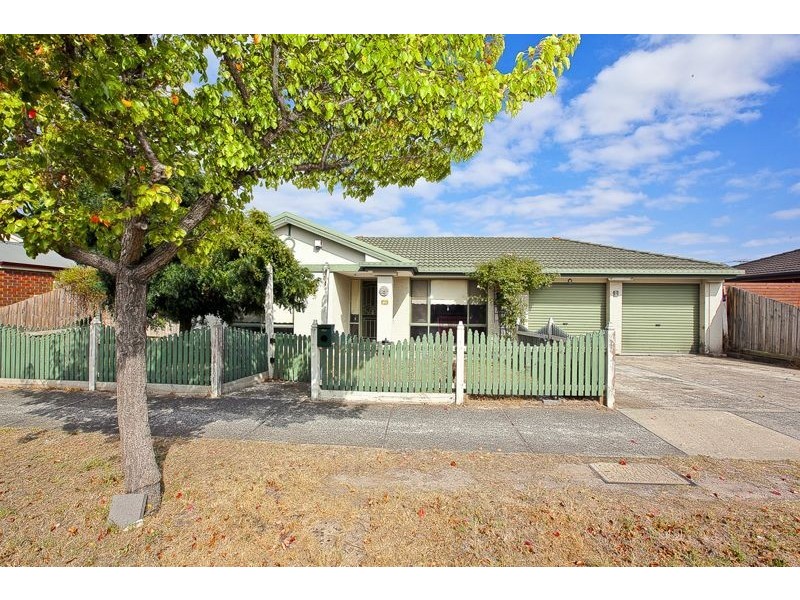 25 Jessie Street, Cranbourne North VIC 3977