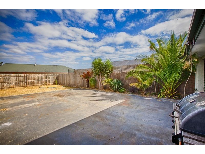 25 Jessie Street, Cranbourne North VIC 3977