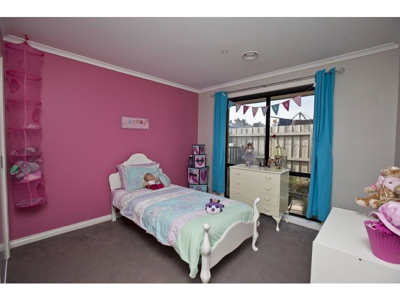 9 Lahinch Grove, Cranbourne VIC 3977