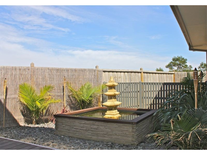 9 Lahinch Grove, Cranbourne VIC 3977