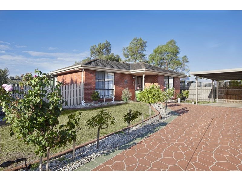 5 Landau Court, Cranbourne North VIC 3977