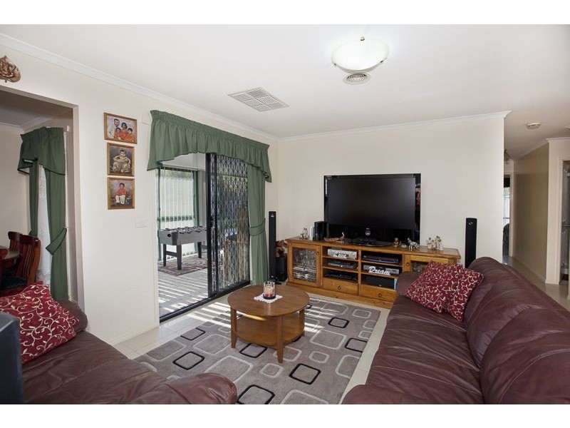 5 Landau Court, Cranbourne North VIC 3977