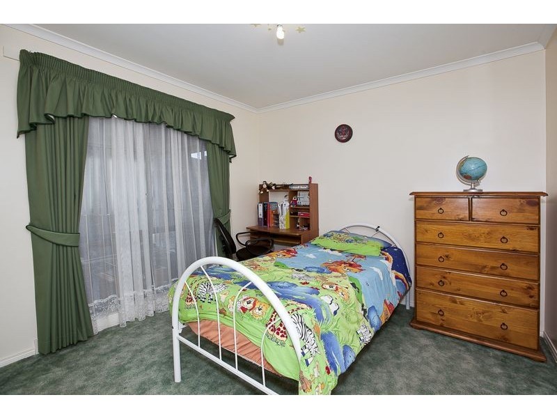 5 Landau Court, Cranbourne North VIC 3977