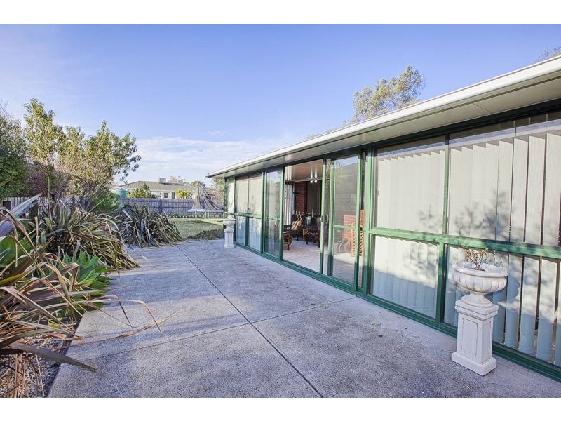 5 Landau Court, Cranbourne North VIC 3977