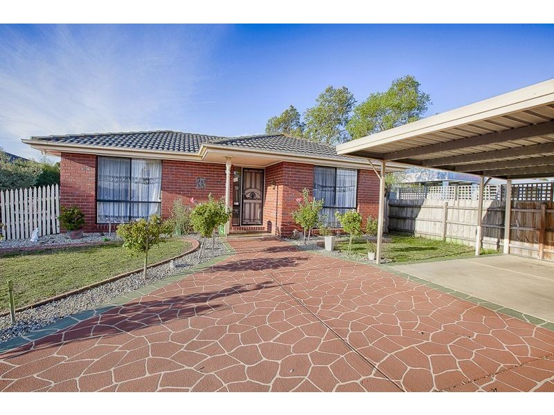 5 Landau Court, Cranbourne North VIC 3977