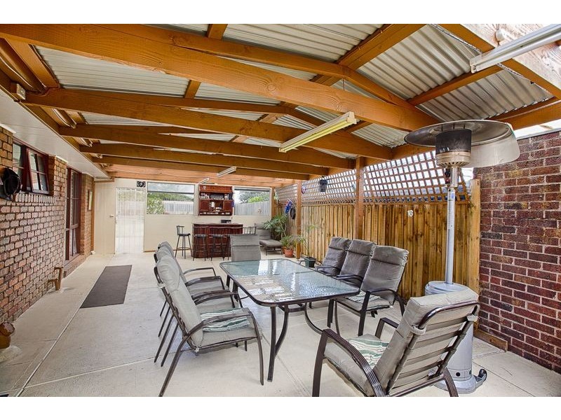 3 Joseph Banks Crescent, Cranbourne VIC 3977