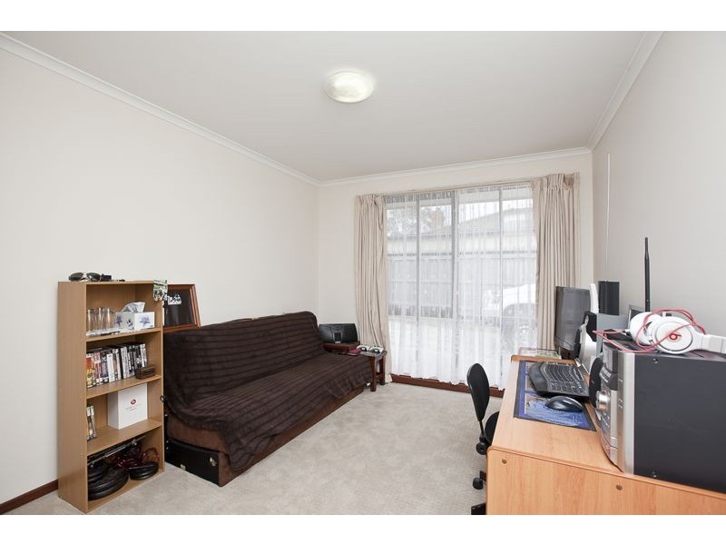 3 Joseph Banks Crescent, Cranbourne VIC 3977