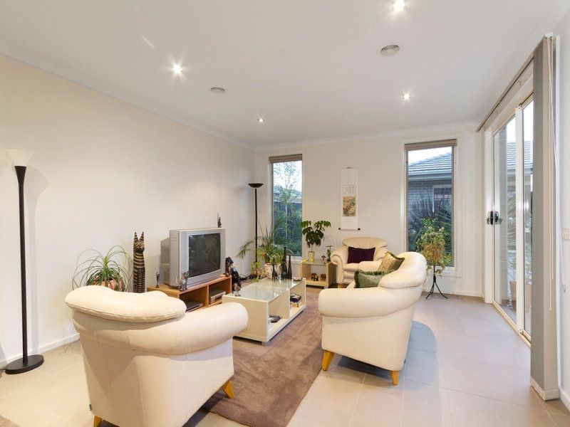 8 Aspect Lane, Cranbourne North VIC 3977