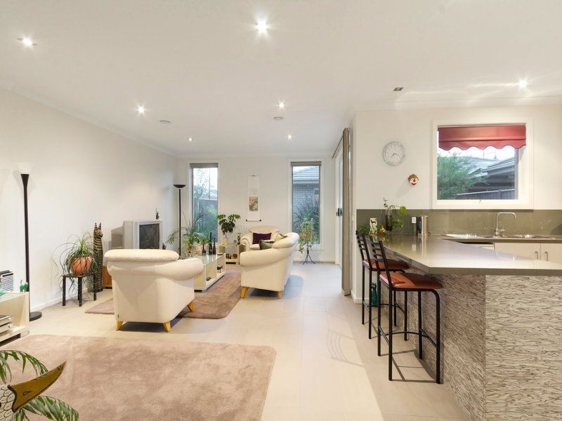 8 Aspect Lane, Cranbourne North VIC 3977