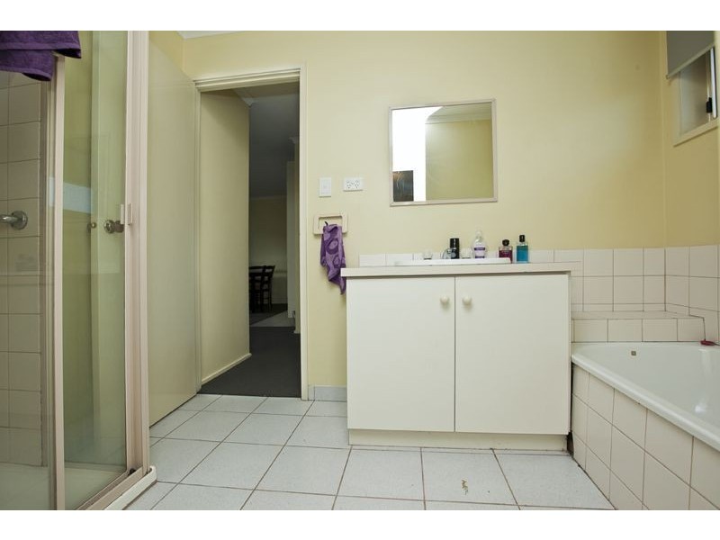 1/11 Tinara Court, Cranbourne VIC 3977