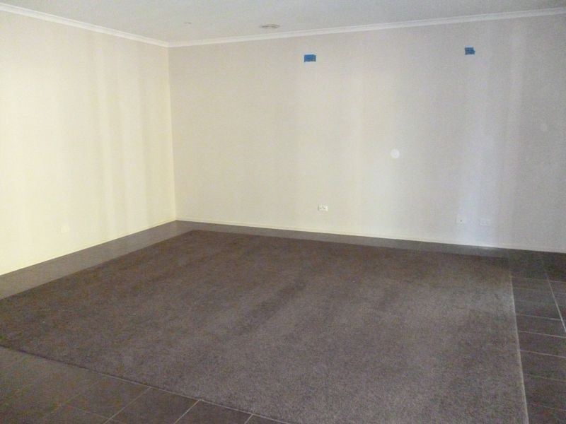 5 Sunhill Way, Berwick VIC 3806