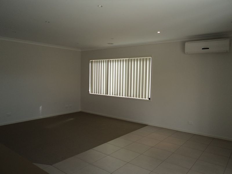 19 Pipetrack Circuit, Cranbourne East VIC 3977