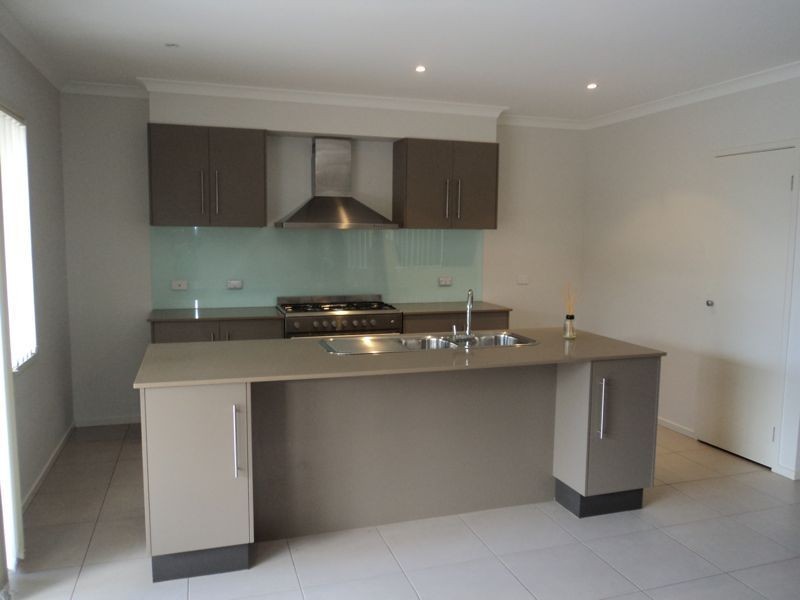 19 Pipetrack Circuit, Cranbourne East VIC 3977