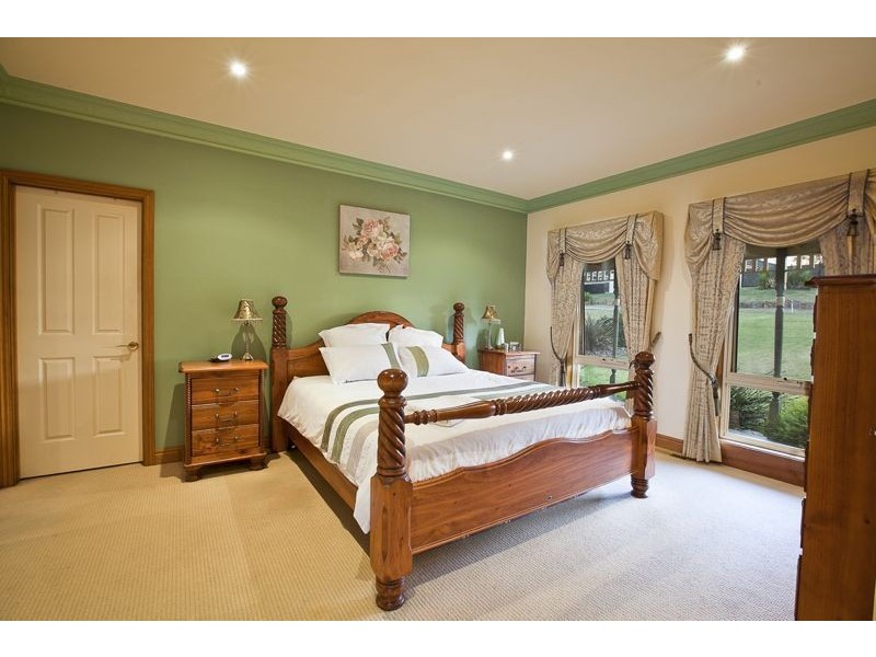 38-40 Brookvale Close, Beaconsfield VIC 3807